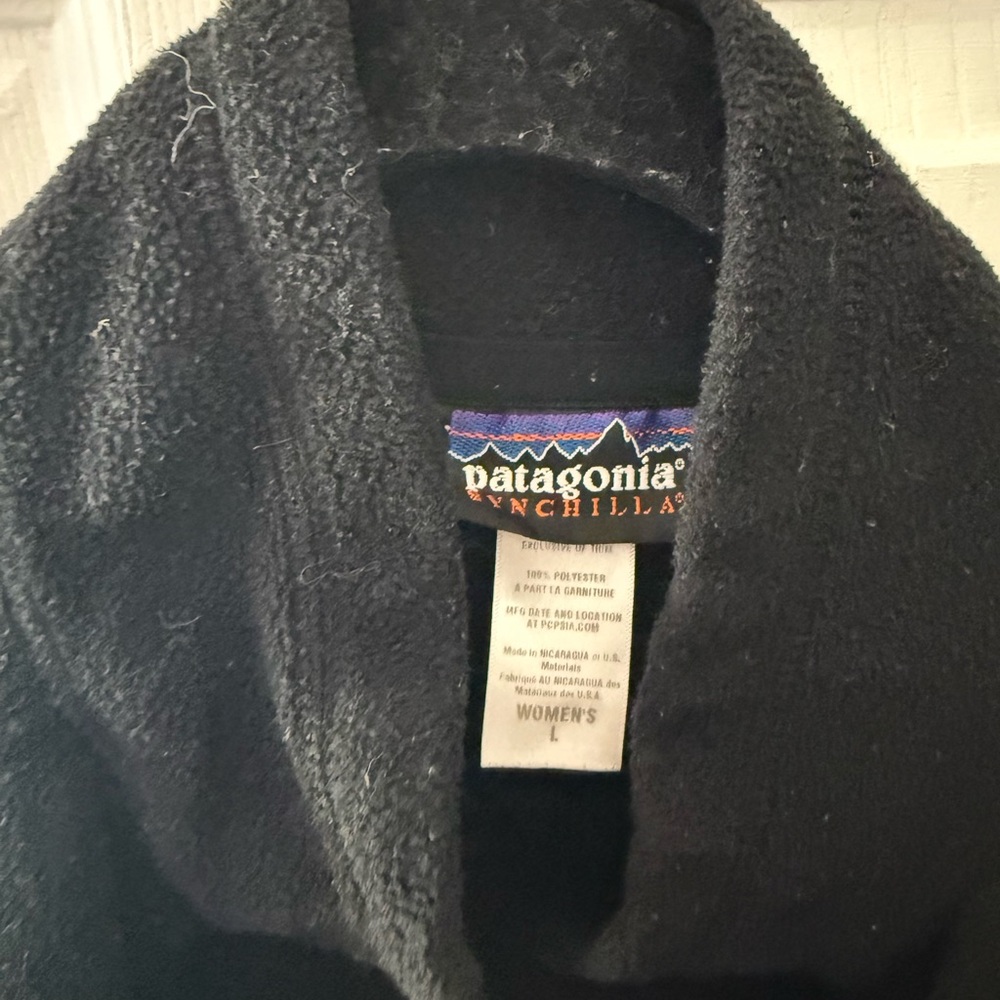 Patagonia Women's Black Fleece Vest - Picture 3 of 8